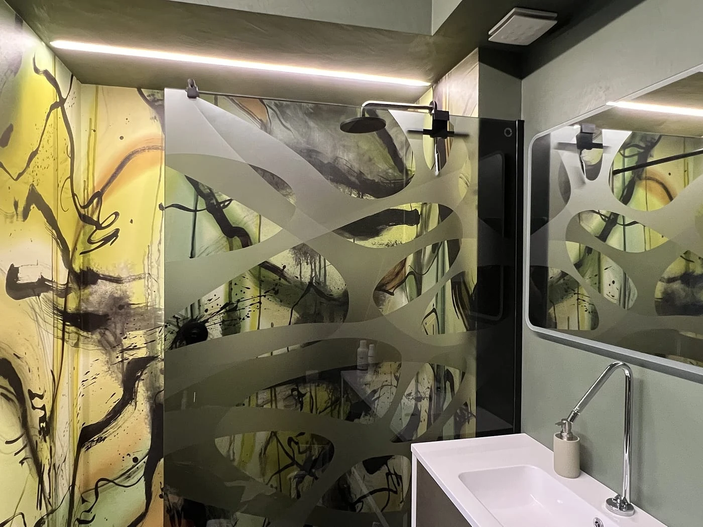 ACID YELLOW: ambientazione del disegno